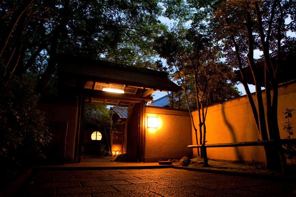 Ryotei Tanokura Hotel Yufu Exterior foto
